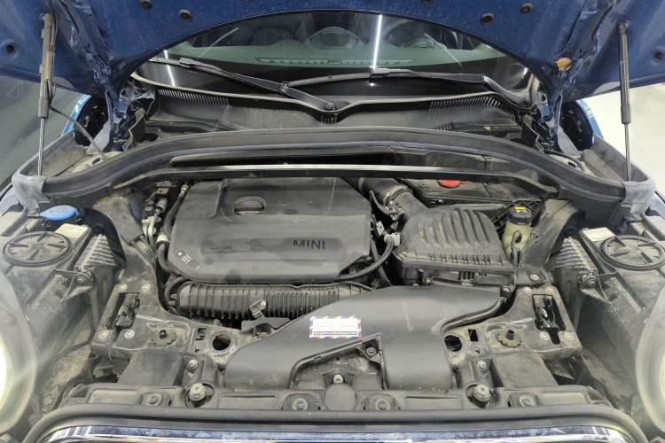 Used MINI Countryman 2019 2.0T COOPER S ALL4 Artist Engine Bay