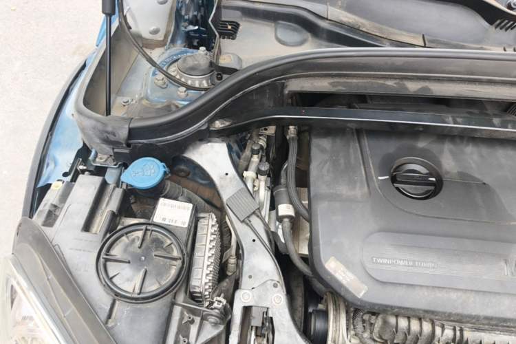 Used MINI Countryman 2019 1.5T COOPER ALL4 Artist Weekend Travel Edition Engine Bay Right
