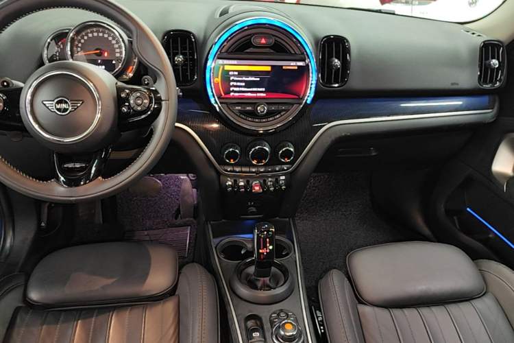 Used MINI Countryman 2019 2.0T COOPER S ALL4 Artist Gear Lever