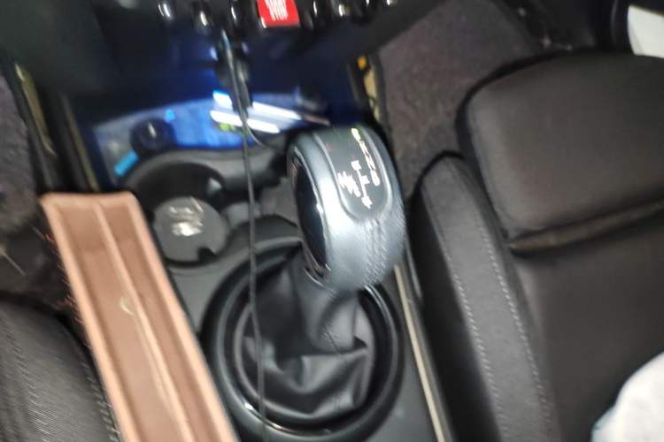 Used MINI Countryman 2019 2.0T COOPER S ALL4 Classic Edition Gear Lever