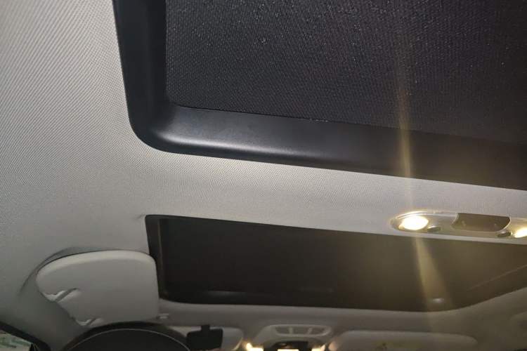 Used MINI Countryman 2019 1.5T COOPER Artist Weekend Travel Edition Headliner