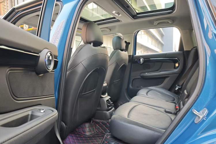Used MINI Countryman 2019 2.0T COOPER S ALL4 Classic Edition Interior 3