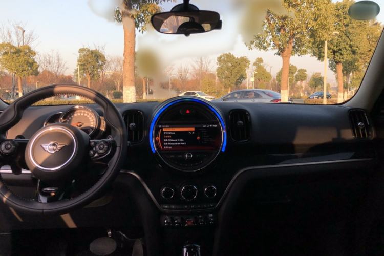 Used MINI Countryman 2019 2.0T COOPER S ALL4 Artist Interior 4