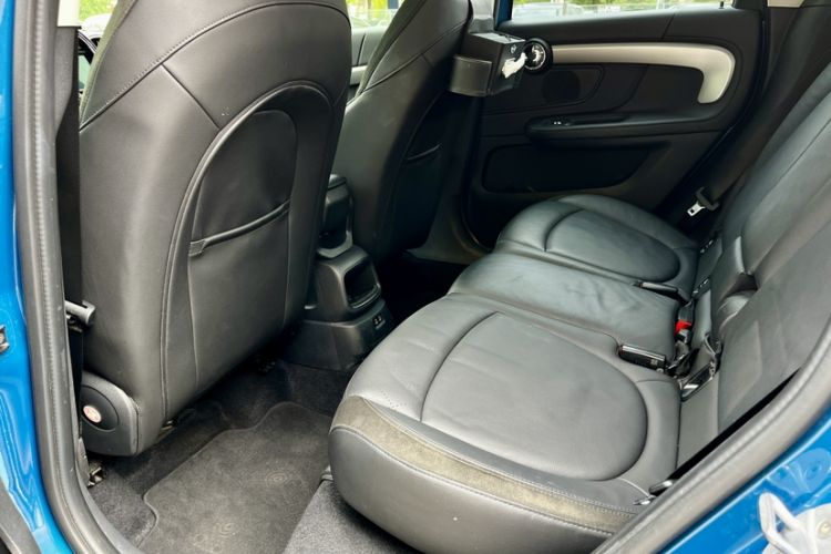 Used MINI Countryman 2019 1.5T COOPER ALL4 Artist Weekend Travel Edition Interior 6