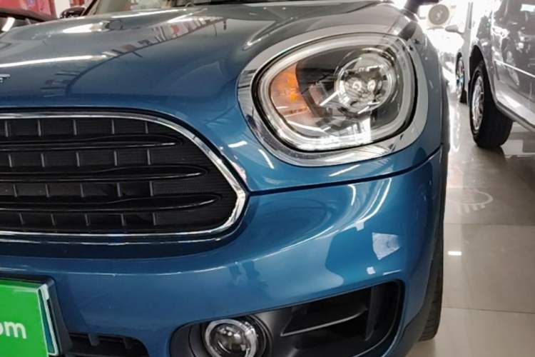Used MINI Countryman 2019 1.5T COOPER ALL4 Artist Weekend Travel Edition Left Front Headlight