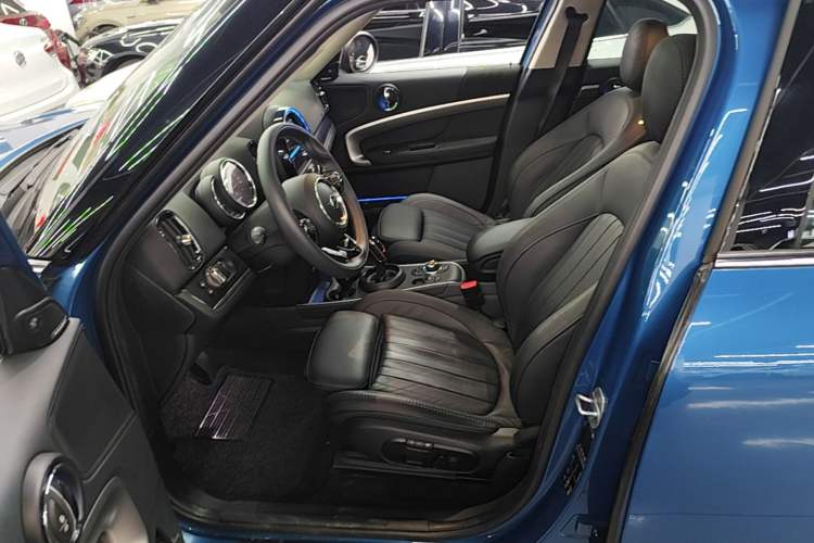 Used MINI Countryman 2019 2.0T COOPER S ALL4 Artist Left Front Seat