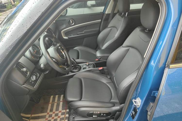 Used MINI Countryman 2019 1.5T COOPER Artist Weekend Travel Edition Left Front Seat