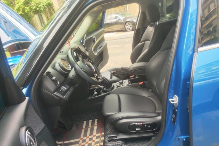Used MINI Countryman 2019 1.5T COOPER Artist Weekend Travel Edition Left Front Seat