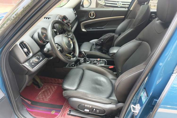 Used MINI Countryman 2019 1.5T COOPER ALL4 Artist Weekend Travel Edition Left Front Seat