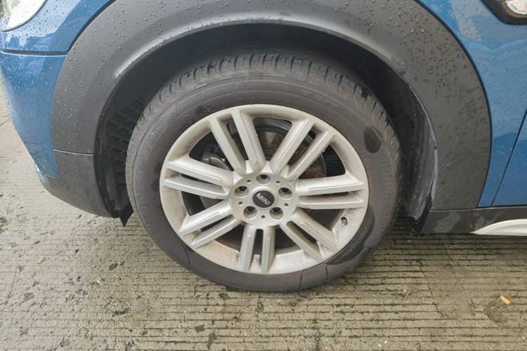 Used MINI Countryman 2019 1.5T COOPER Artist Weekend Travel Edition Left Front Wheel Hub