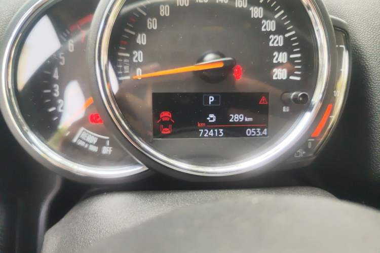 Used MINI Countryman 2019 1.5T COOPER Artist Weekend Travel Edition Odometer Close Up