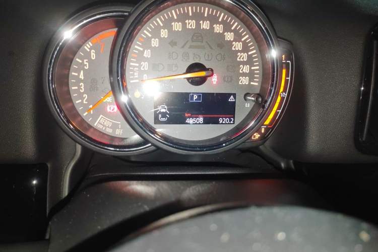 Used MINI Countryman 2019 2.0T COOPER S ALL4 Classic Edition Odometer Close Up