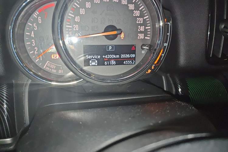 Used MINI Countryman 2019 1.5T COOPER Artist Weekend Travel Edition Odometer Close Up