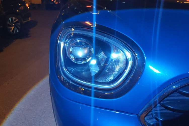 Used MINI Countryman 2019 1.5T COOPER Artist Weekend Travel Edition Right Front Headlight