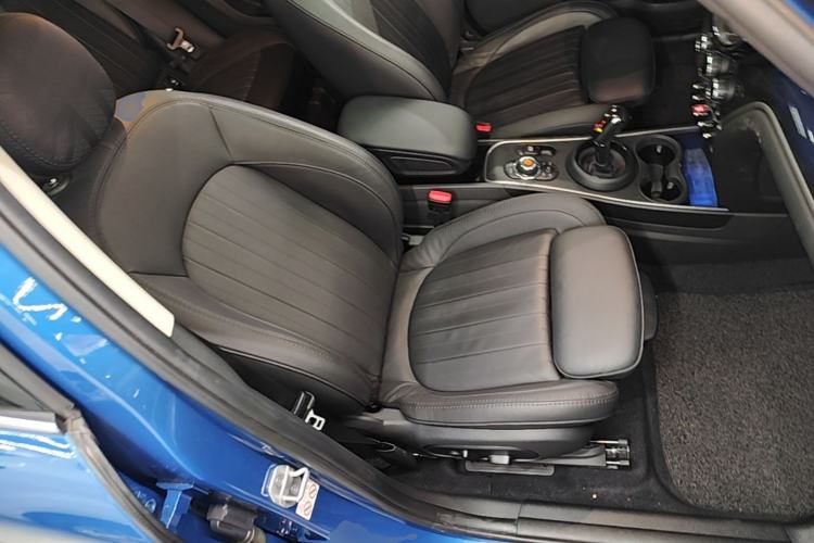 Used MINI Countryman 2019 2.0T COOPER S ALL4 Artist Right Front Seat