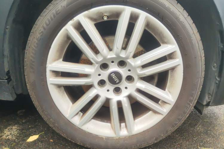 Used MINI Countryman 2019 1.5T COOPER Artist Weekend Travel Edition Right Front Wheel Hub