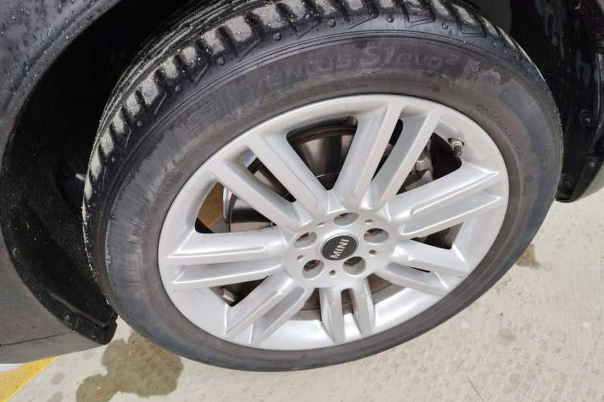 Used MINI Countryman 2019 1.5T COOPER Artist Weekend Travel Edition Right Front Wheel Hub