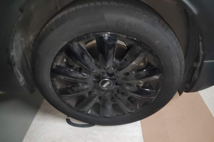 Used MINI Countryman 2019 2.0T COOPER S ALL4 Classic Edition Right Front Wheel Hub