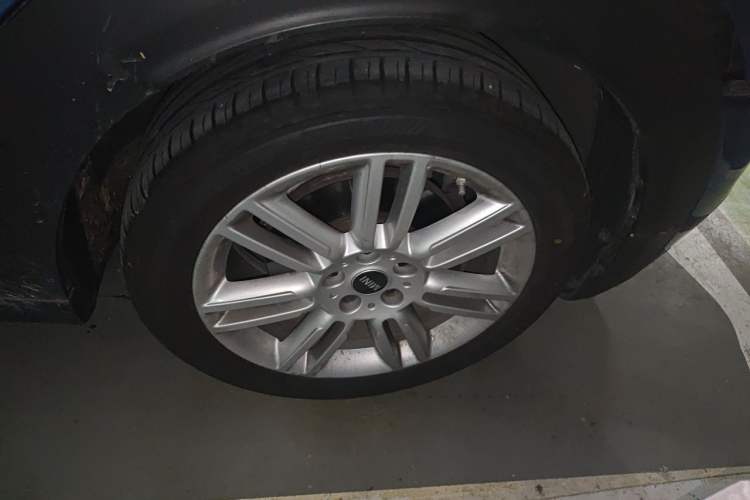Used MINI Countryman 2019 1.5T COOPER Artist Weekend Travel Edition Right Front Wheel Hub