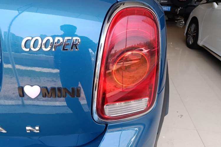 Used MINI Countryman 2019 1.5T COOPER ALL4 Artist Weekend Travel Edition Right Rear Taillight