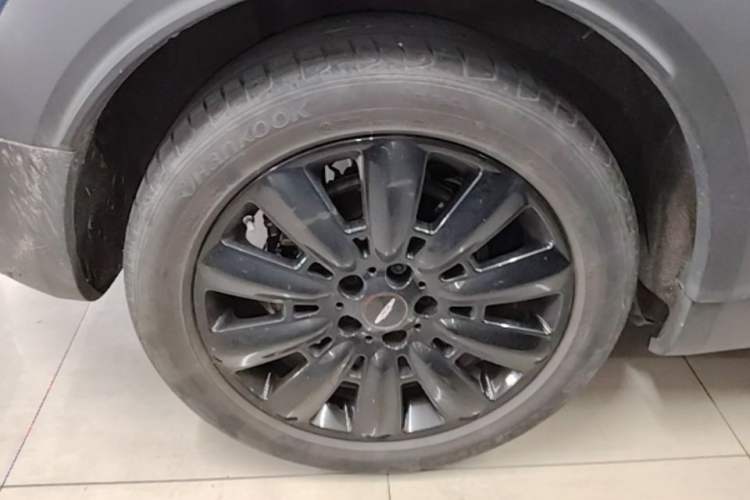Used MINI Countryman 2019 1.5T COOPER ALL4 Artist Weekend Travel Edition Right Rear Wheel Hub