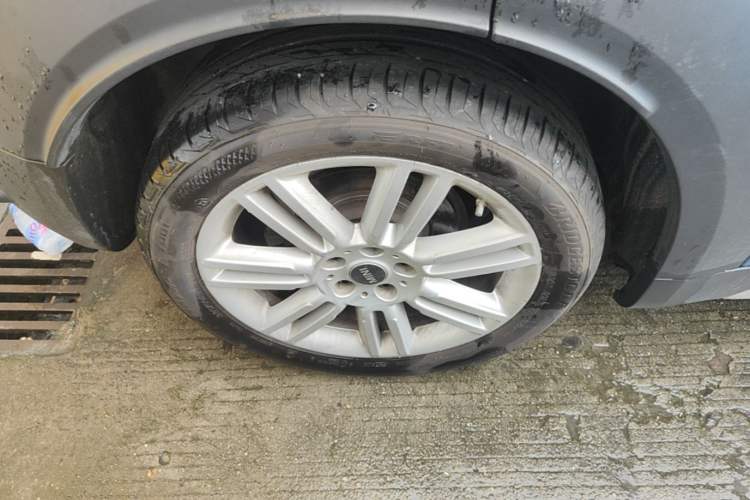 Used MINI Countryman 2019 1.5T COOPER Artist Weekend Travel Edition Right Rear Wheel Hub