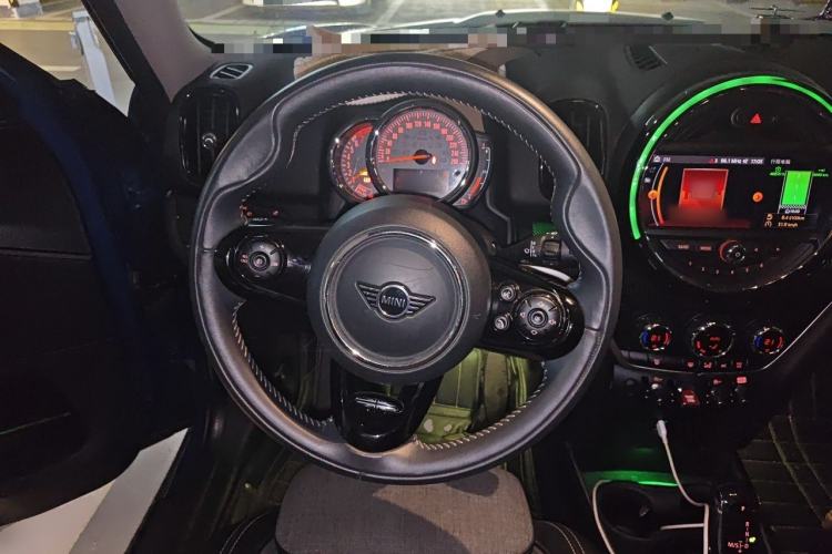 Used MINI Countryman 2019 1.5T COOPER Artist Weekend Travel Edition Steering Wheel