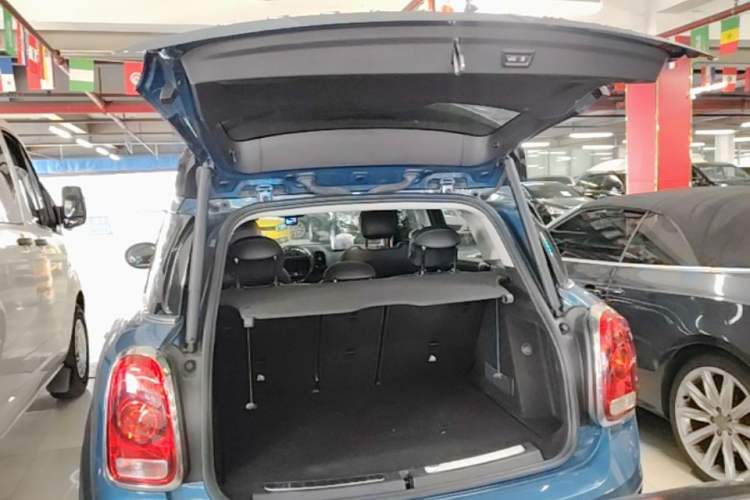Used MINI Countryman 2019 1.5T COOPER ALL4 Artist Weekend Travel Edition Trunk