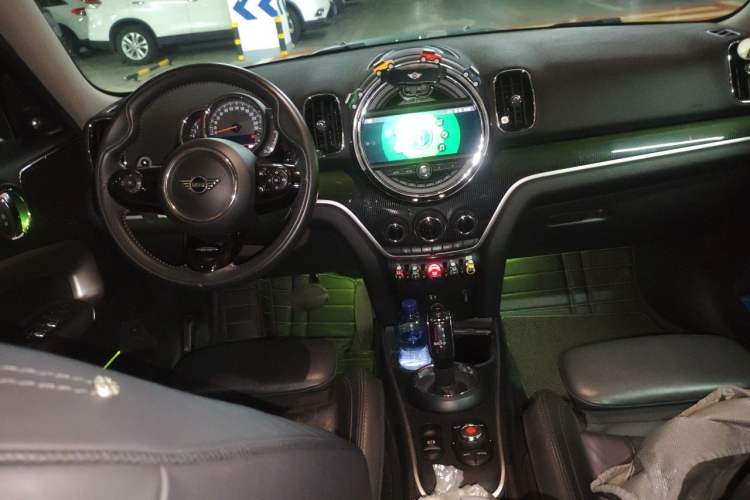 Used MINI Countryman 2019 2.0T COOPER S ALL4 Artist Center Console