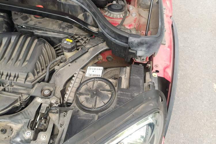 Used MINI Countryman 2019 2.0T COOPER S ALL4 Artist Engine Bay Left