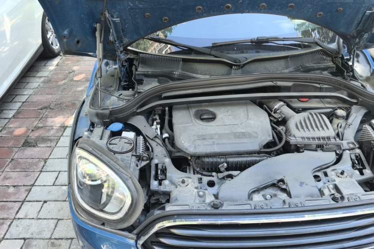 Used MINI Countryman 2019 1.5T COOPER ALL4 Artist Weekend Travel Edition Engine Bay Right