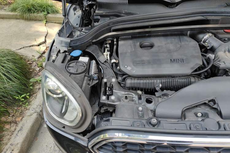 Used MINI Countryman 2019 2.0T COOPER S ALL4 Artist Engine Bay Right