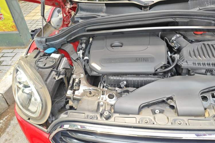 Used MINI Countryman 2019 1.5T COOPER Classic Weekend Edition Engine Bay Right