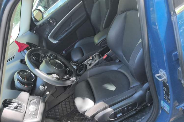 Used MINI Countryman 2019 1.5T COOPER ALL4 Artist Weekend Travel Edition Left Front Seat