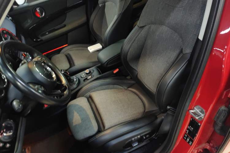Used MINI Countryman 2019 1.5T COOPER ALL4 Classic Weekend Travel Edition Left Front Seat