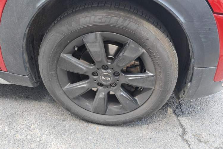 Used MINI Countryman 2019 1.5T COOPER Classic Weekend Edition Right Front Wheel Hub