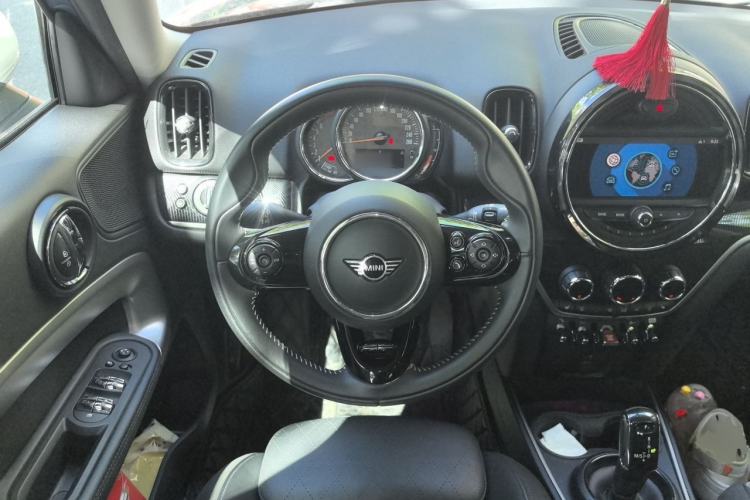 Used MINI Countryman 2019 1.5T COOPER ALL4 Artist Weekend Travel Edition Steering Wheel