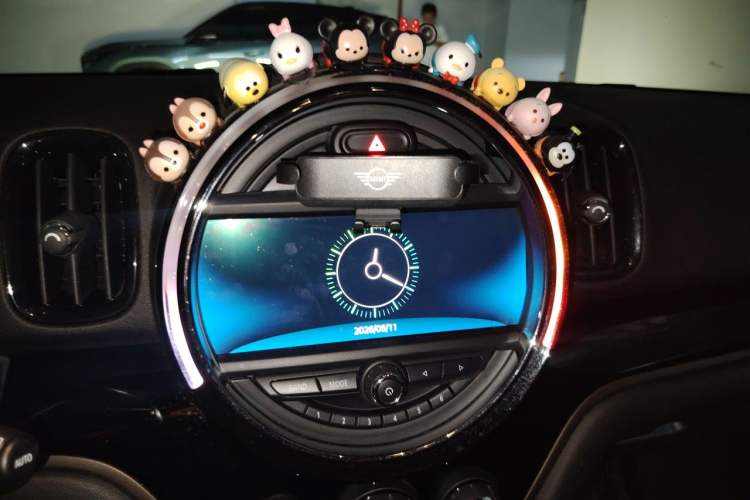 Used MINI Countryman 2019 1.5T COOPER ALL4 Classic Weekend Travel Edition Audio And AC Panel