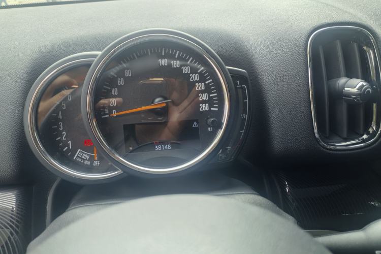 Used MINI Countryman 2019 1.5T COOPER Artist Weekend Travel Edition Interior 5