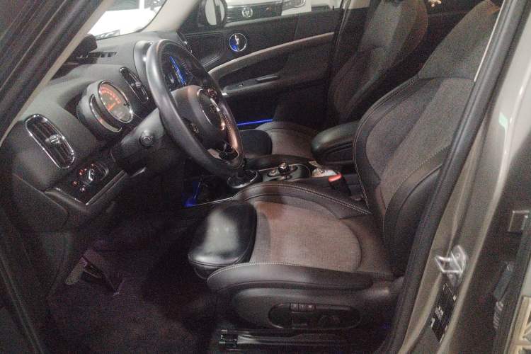 Used MINI Countryman 2019 1.5T COOPER Artist Weekend Travel Edition Left Front Seat