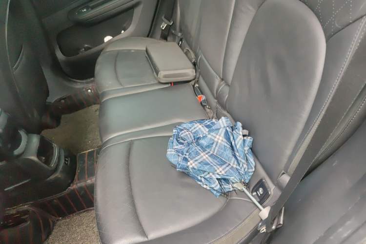 Used MINI Countryman 2019 1.5T COOPER ALL4 Artist Weekend Travel Edition Left Rear Seat