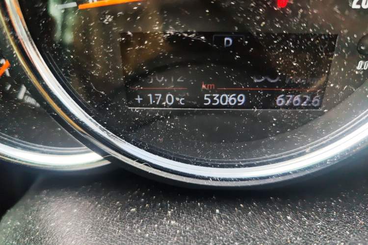 Used MINI Countryman 2019 1.5T COOPER ALL4 Artist Weekend Travel Edition Odometer Close Up