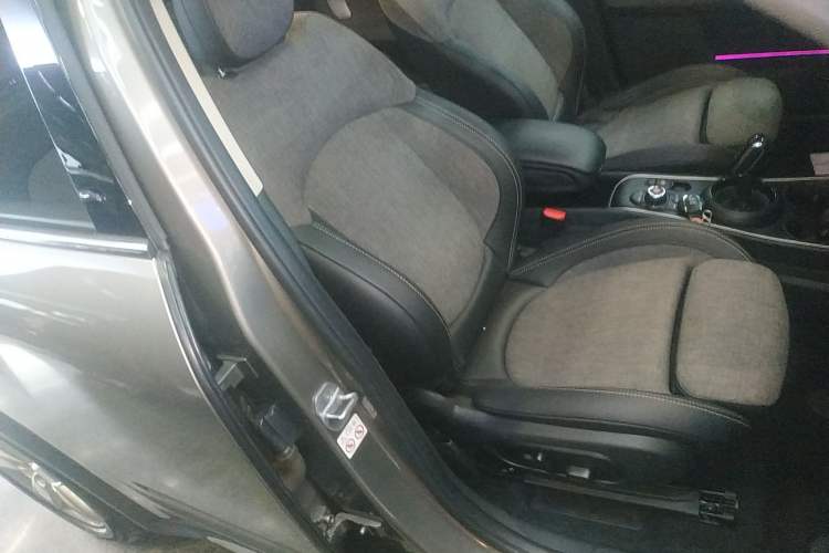 Used MINI Countryman 2019 1.5T COOPER ALL4 Classic Weekend Travel Edition Right Front Seat