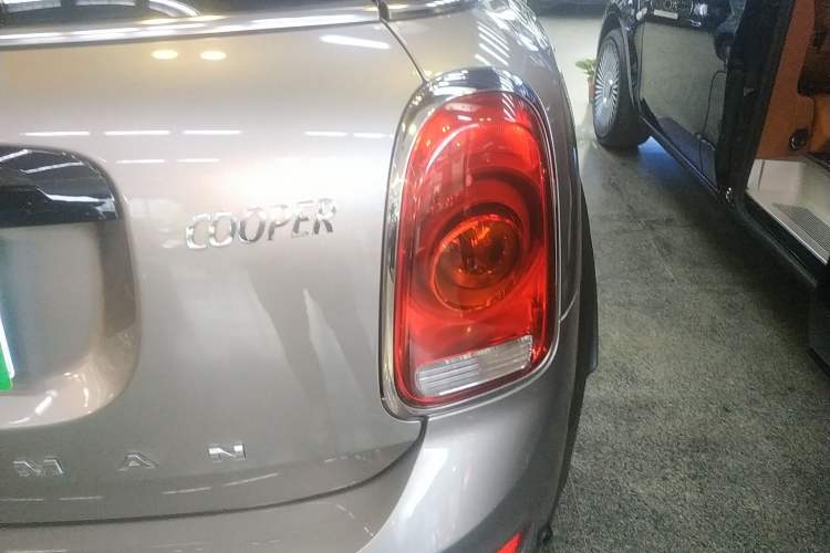 Used MINI Countryman 2019 1.5T COOPER ALL4 Classic Weekend Travel Edition Right Rear Taillight