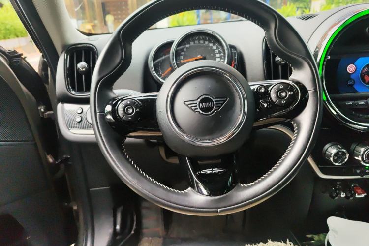 Used MINI Countryman 2019 1.5T COOPER ALL4 Artist Weekend Travel Edition Steering Wheel