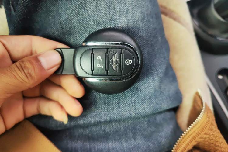 Used MINI Countryman 2019 1.5T COOPER ALL4 Artist Weekend Travel Edition Vehicle Key