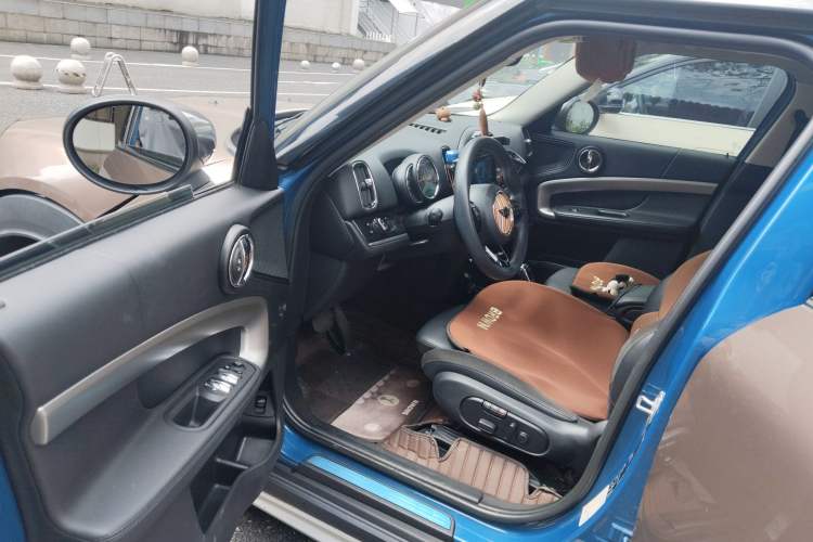 Used MINI Countryman 2019 1.5T COOPER ALL4 Artist Weekend Travel Edition Driver Seat