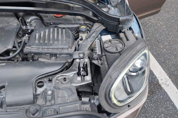 Used MINI Countryman 2019 1.5T COOPER ALL4 Artist Weekend Travel Edition Engine Bay Left