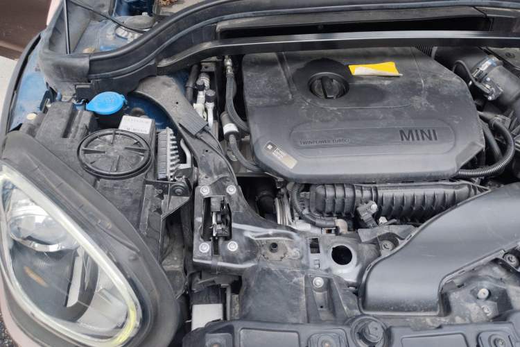Used MINI Countryman 2019 1.5T COOPER ALL4 Artist Weekend Travel Edition Engine Bay Right