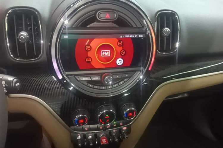 Used MINI Countryman 2019 2.0T COOPER S ALL4 Artist Audio And AC Panel